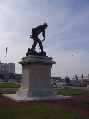 Memorial in Calais.